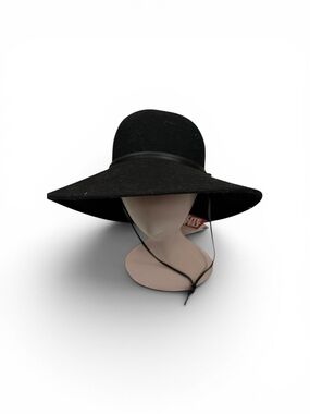 NWT TravelSmith Black Wide-Brim Floppy Sun Hat with Chin Strap